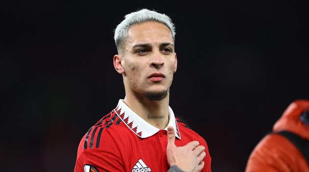 1 phụ nữ rút đơn kiện Antony