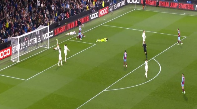 Thảm họa ập xuống Old Trafford sau trận thắng Burnley? 