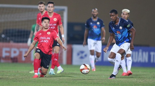 CAHN suýt thua tại Hàng Đẫy; Viettel mất điểm ngày vắng Hoàng Đức