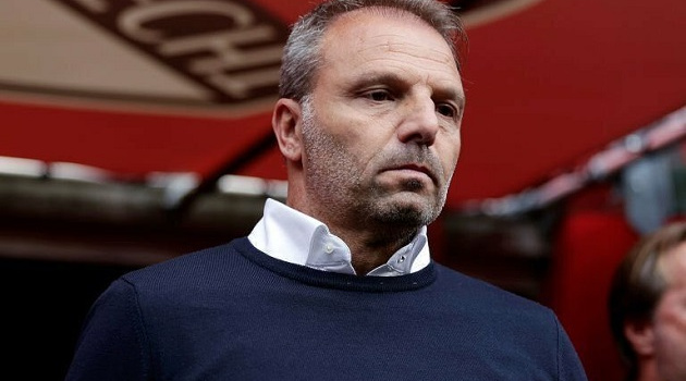 CHÍNH THỨC! Ajax sa thải HLV Maurice Steijn 