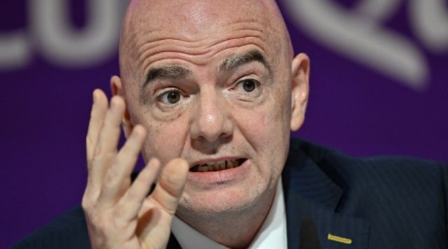 Gianni Infantino giành lấy quyền lực ở FIFA trong sự bất lực của UEFA