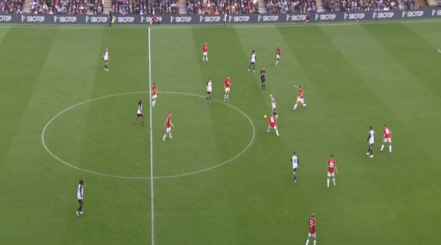 Andreas Pereira gây choáng trước Man Utd 