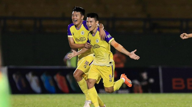 Trò cưng của HLV Troussier lập siêu phẩm, Hà Nội quật ngã Bình Dương