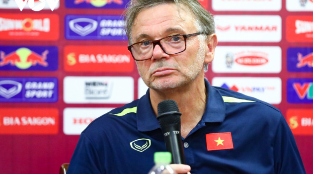 Tuyển Việt Nam thua đau Iraq, HLV Troussier có đang lạc lối?