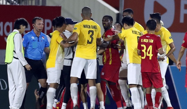 VFF chính thức trừng phạt Bình Định và Thanh Hóa