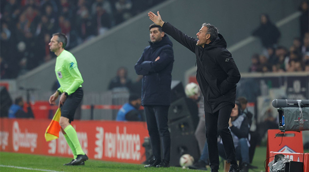Luis Enrique thất vọng sau khi mất điểm ở phút bù giờ