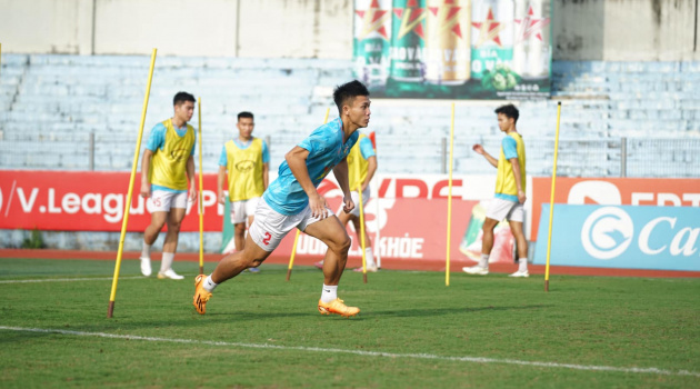 Không thắng 6 trận, sao V-League vẫn lạc quan