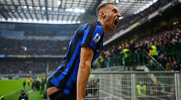 Bù giờ điên rồ, Inter hơn Juventus 5 điểm