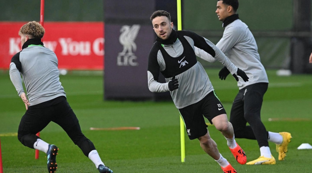 Cú hích xuất hiện trên sân tập, Liverpool chờ tái đấu Arsenal