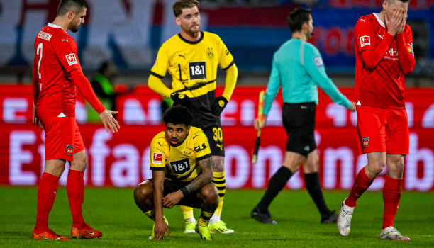 Terzic: Dortmund không xứng đáng với nhiều hơn một điểm