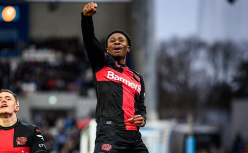 Leverkusen lại xô đổ kỷ lục