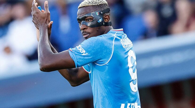 Osimhen bị loại khỏi đội hình Napoli