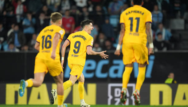 Lewandowski tỏa sáng, Barca thắng nghẹt thở phút chót