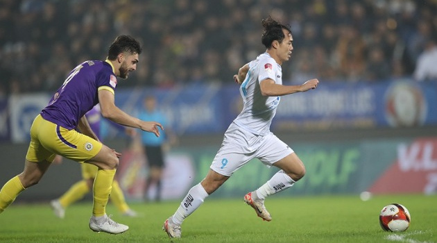 Điểm nhấn vòng 11 V-League: Hàng loạt tuyển thủ lập công; Kiatisuk thăng hoa cùng CAHN