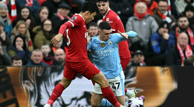 'Vụ cướp' của Liverpool bóp nghẹt tuyến giữa Man City 