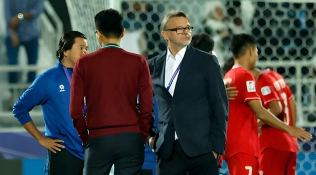 Nhìn CAHN thua thảm, mới thấy lo cho HLV Troussier tại ĐT Việt Nam