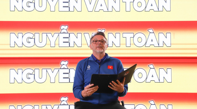 HLV Philippe Troussier chốt danh sách đấu Indonesia: Công Phượng, Duy Mạnh bị loại, Đình Bắc có tên