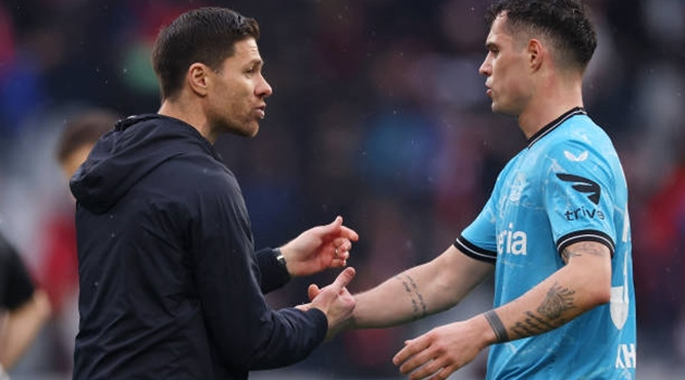 Sếp lớn Bayer Leverkusen tự tin giữ chân Xabi Alonso