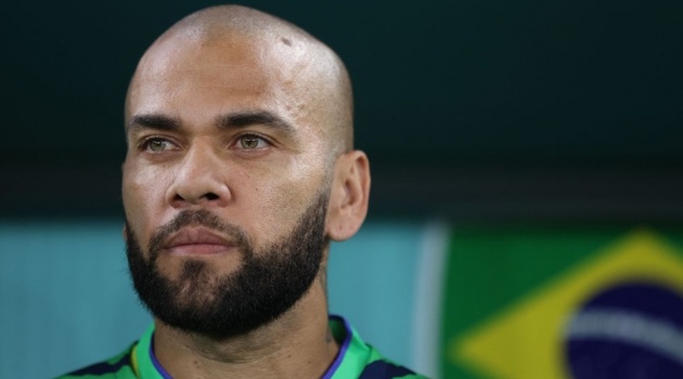  Dani Alves coi như được thả