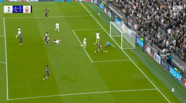 Choáng với pha bỏ lỡ thảm họa tại Premier League