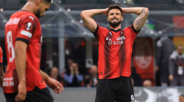 Giroud vô duyên, Milan thất bại trước Roma trên sân nhà