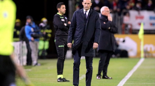 Mất điểm trước Cagliari, Allegri đổ lỗi mặt sân