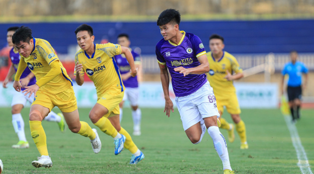 Bây giờ không thể thay đổi con người được, chúng tôi phải cố gắng