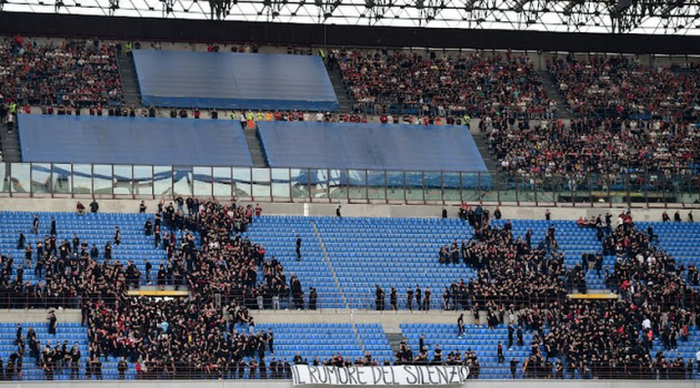 CĐV Milan tức giận, phản đối đội nhà