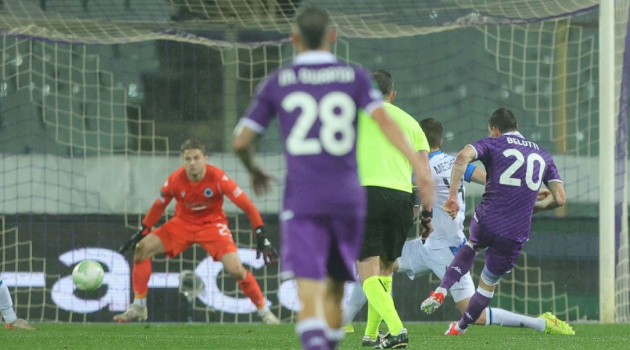 Tại sao trận bán kết Conference League lại tổ chức vào đêm thứ Tư?