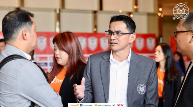 CAHN sa sút, HLV Kiatisuk đòi xây dựng 2 đội hình