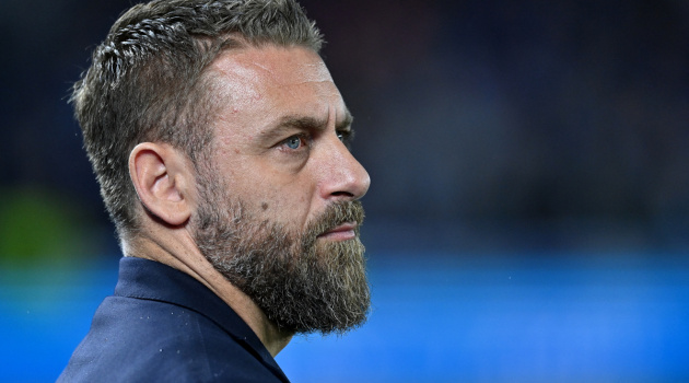 Leverkusen có động thái lạ, De Rossi nói gì?