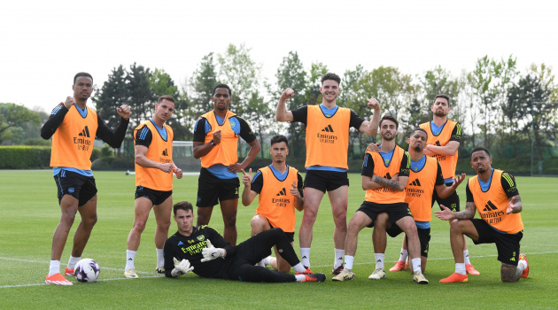 Hình ảnh đáng sợ trên sân tập Arsenal trước đại chiến M.U