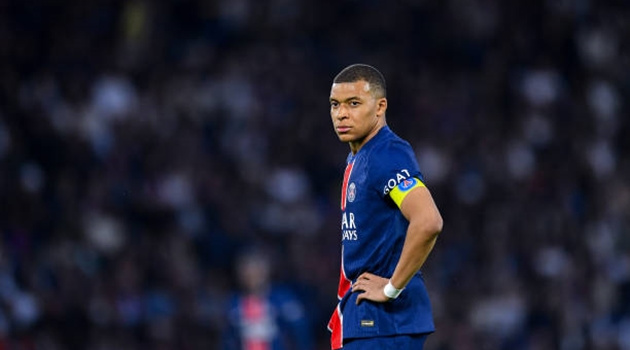 Nhiều người hâm mộ PSG phũ phàng với Mbappe