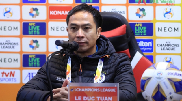 VFF tuyển thêm 3 trợ lý, 2 phiên dịch cho HLV Kim Sang-sik