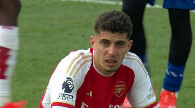 Quá đau buồn! Hình ảnh xót xa của Arsenal ngày Man City vô địch