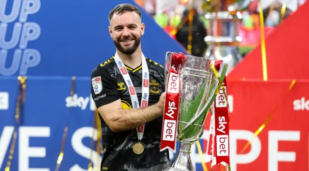 Khoảnh khắc sượng trận người hùng trận play-off Premier League