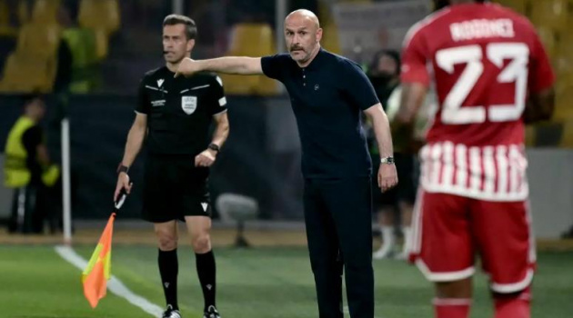 Vincenzo Italiano tay trắng rời Fiorentina