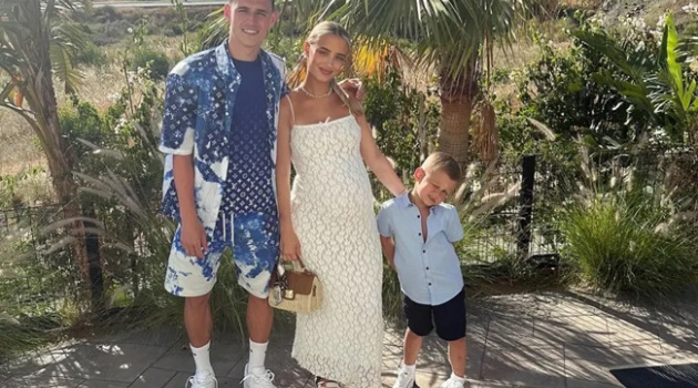 Phil Foden tận hưởng kỳ nghỉ ngập nắng trước EURO 2024