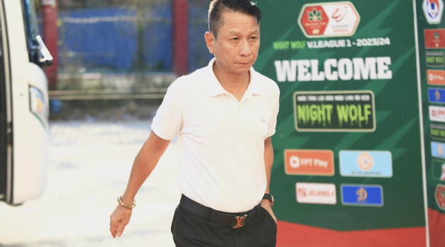 HLV V-League xót xa bày tỏ: Quan trọng nhất của bóng đá vẫn là tiền
