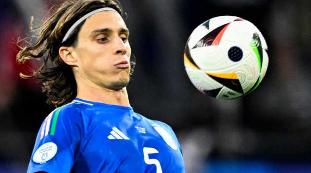 Người hùng Italia “phát cuồng” với đối tác ăn ý