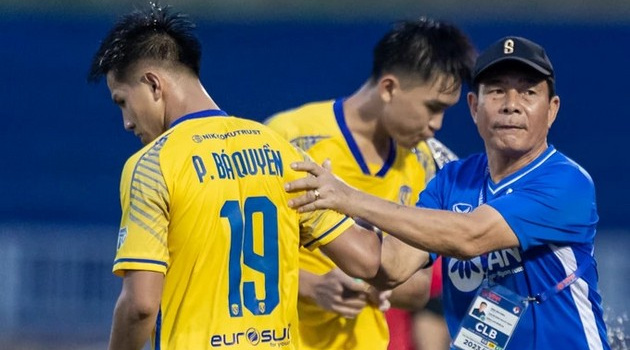 Sông Lam Nghệ An và gáo nước lạnh sau khi 'trảm' công thần