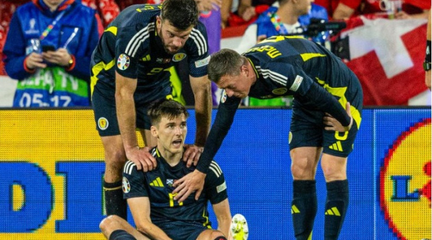 Rời EURO, Tierney phá vỡ im lặng