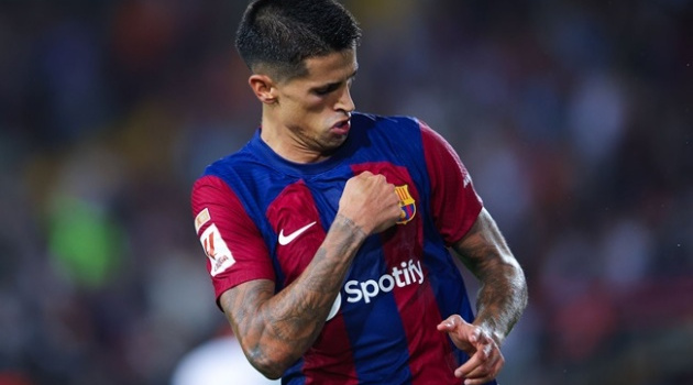 Barca đã có sẵn phương án cho trường hợp Cancelo phải ra đi