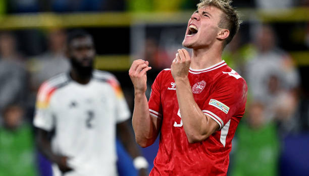 Sao M.U hóa chân gỗ khiến Đan Mạch ôm hận