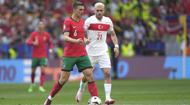 Đón 3 tân binh, Bayern ra sân với đội hình nào thời Kompany?