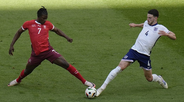 Declan Rice hé lộ thái độ của Southgate khi bị chỉ trích 