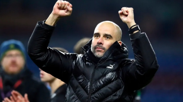 Cái gật đầu đưa Pep Guardiola đi vào lịch sử nước Anh?