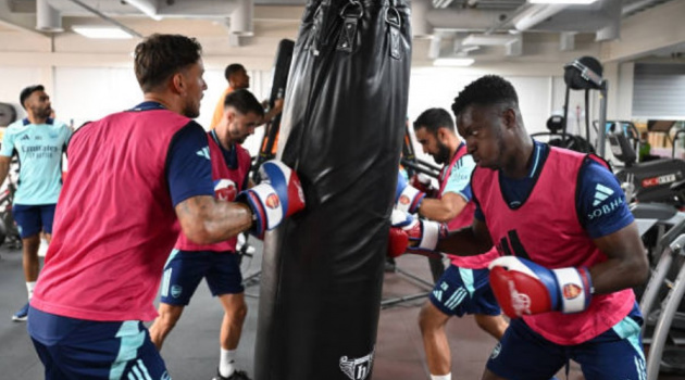 Nketiah quyết tâm ghi điểm với Arteta bằng bài tập dị