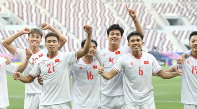 Điểm tin bóng đá Việt Nam 12/08: U22 Việt Nam đấu Trung Quốc; Kiatisuk có thể trở lại HAGL