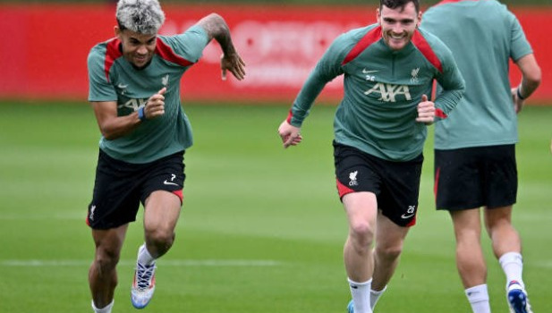 Diaz đua tốc với Robertson, gạt bỏ tin đồn chuyển nhượng